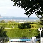 Hotel Logis Des Grands Vins