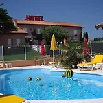Hotel Logis Des Grands Vins Fleurie