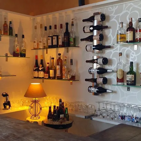 Logis Des Grands Vins ホテル フルーリー