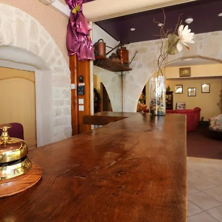 Logis Des Grands Vins ホテル