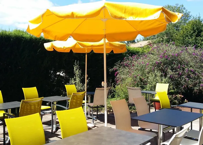 Logis Des Grands Vins Hotel