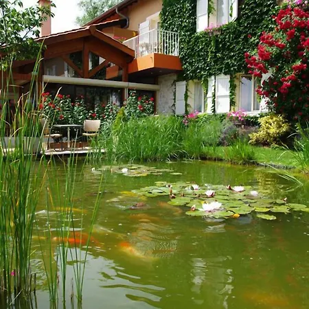 Logis Des Grands Vins Hotel