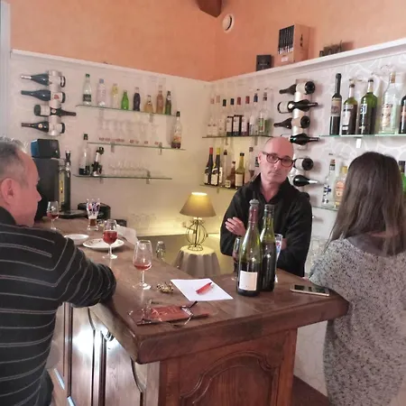 Logis Des Grands Vins Hotel